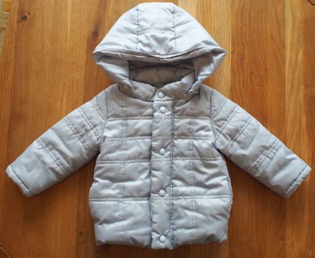 Praktische Übergangsjacke mit Kapuze, 86-92cm
