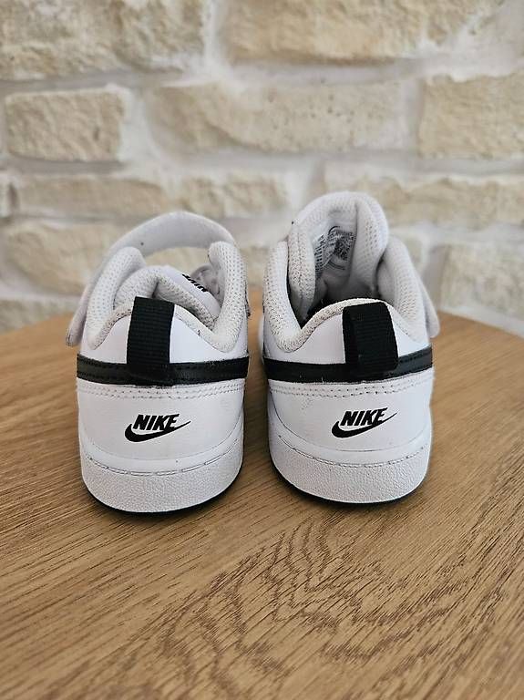 Chaussures garçon: Nike Sneaker Gr. 26 – D'occasion à La Heutte par tau_5vvl 2