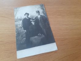SCHWIIZER FAMILIE DAZUMAL - SOHN - PORTIER oder PöSCHTLER ?