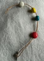 Armband mit farbigen Kugeln Helena Rohner