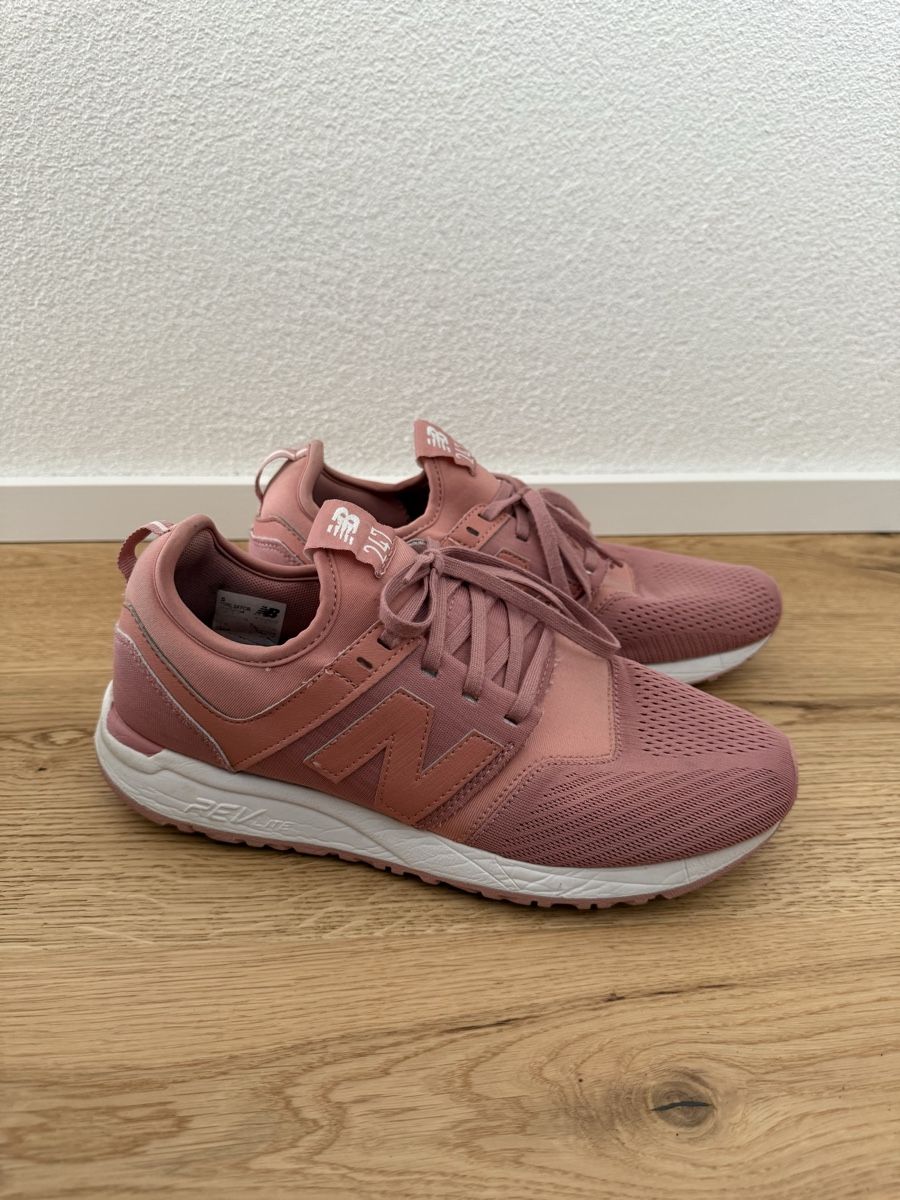 New Balance Damenschuhe: New Balance 247  – Gebraucht aus Gossau SG von laura_dema