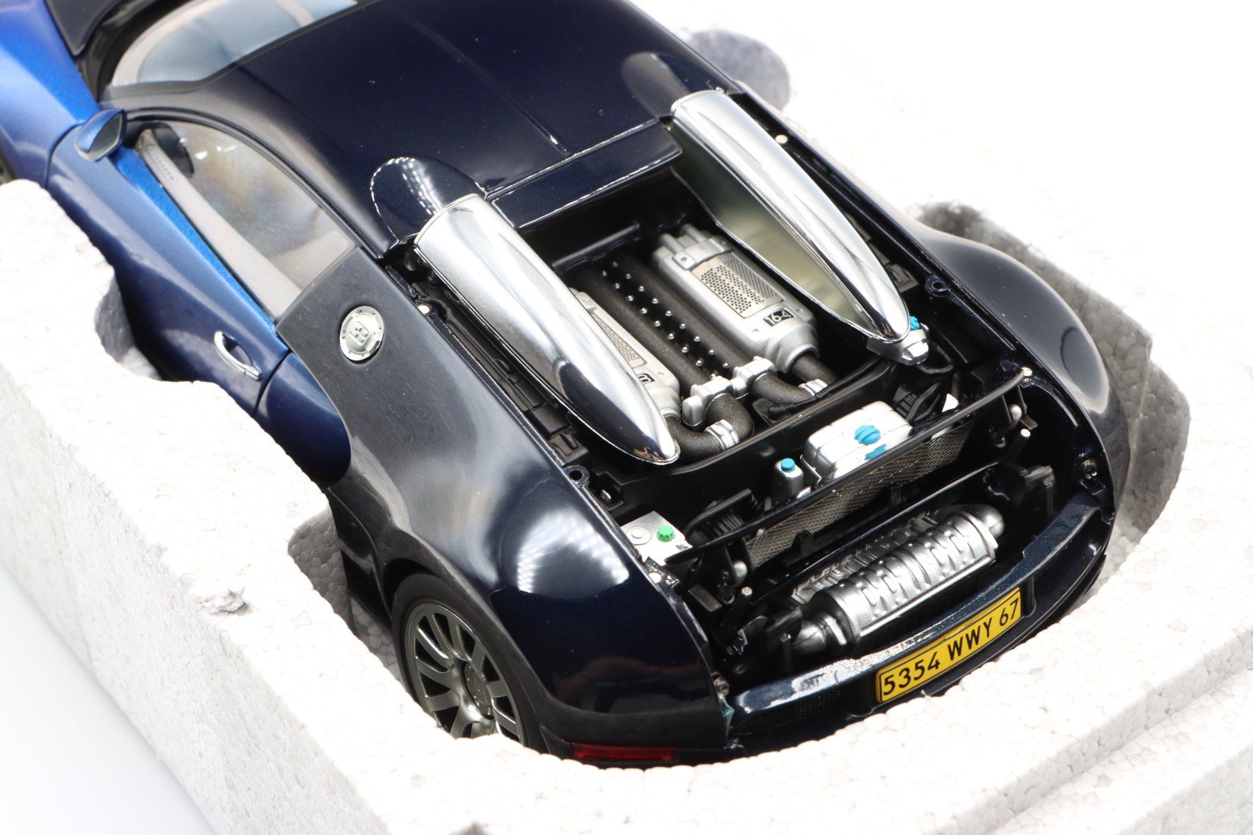 Bugatti Modellini d'auto: Bugatti Veyron 16.4 1:18 AutoArt – Nuovo (secondo la descrizione) da Bühl b.Aarberg venduto da modelldiecast 7