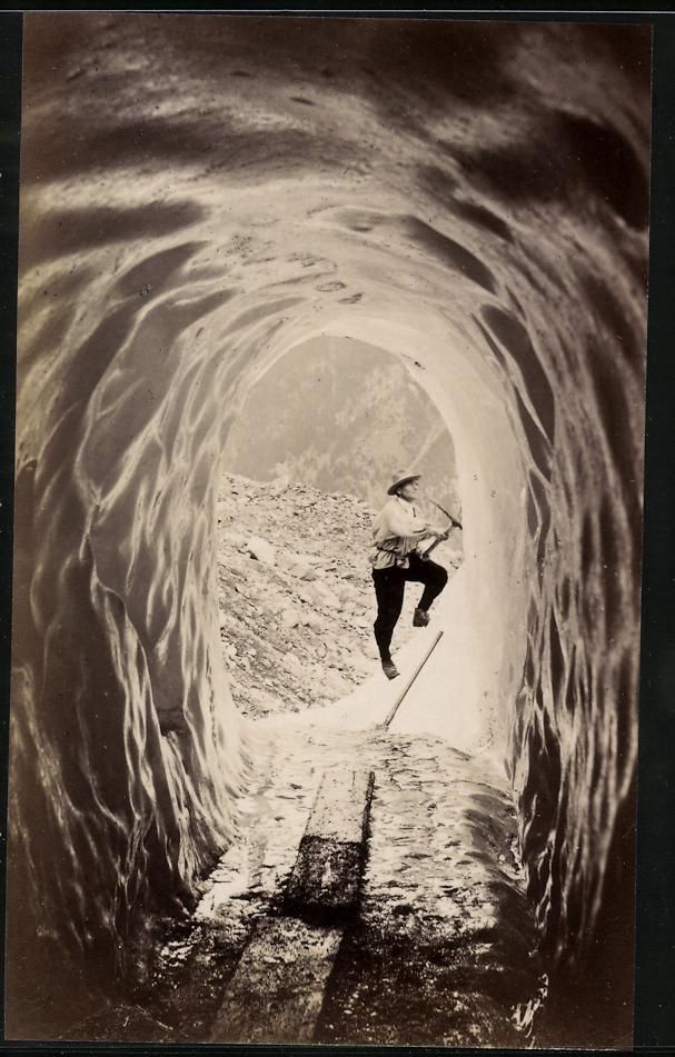 Fotografie & Manifesti: Fotografie Grindelwald, Gletschertunnel  – Usato da Berlin venduto da bartko-reher