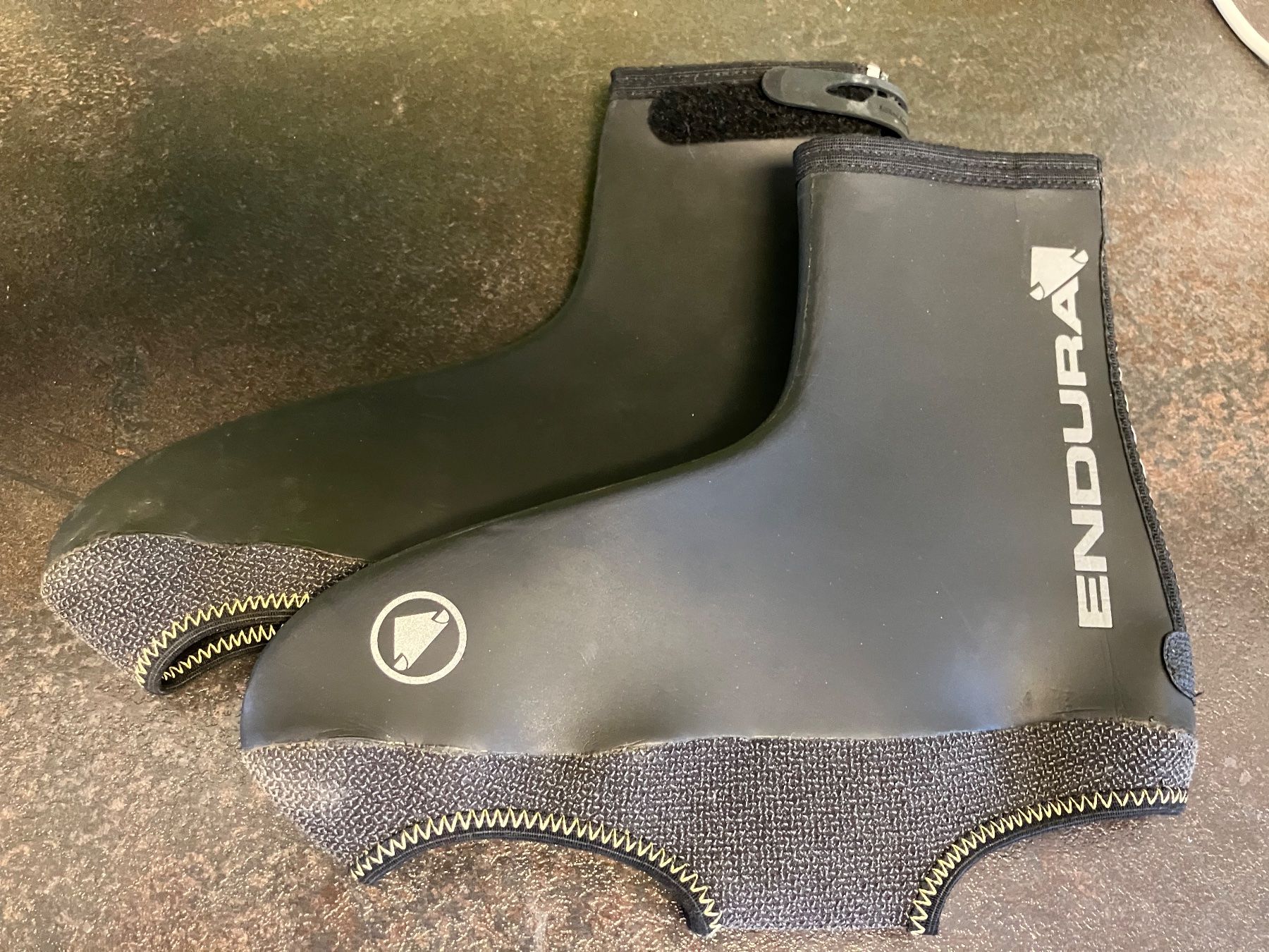 Endura Scarpe da uomo: Bikeschuhe Überzieher – Usato da Amriswil venduto da HelloM 1