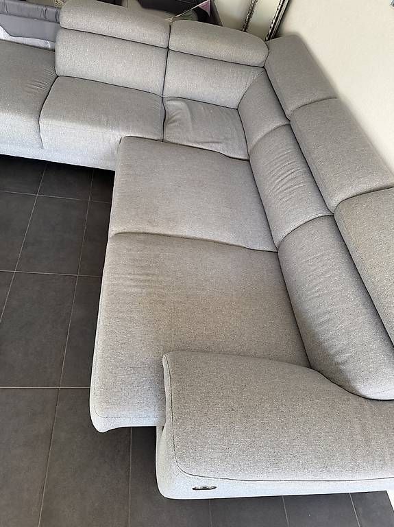 Pfister Sofas: Graues Sofa mit Ausfahrfunktion – Gebraucht aus Aarburg von nic_8jr7 3
