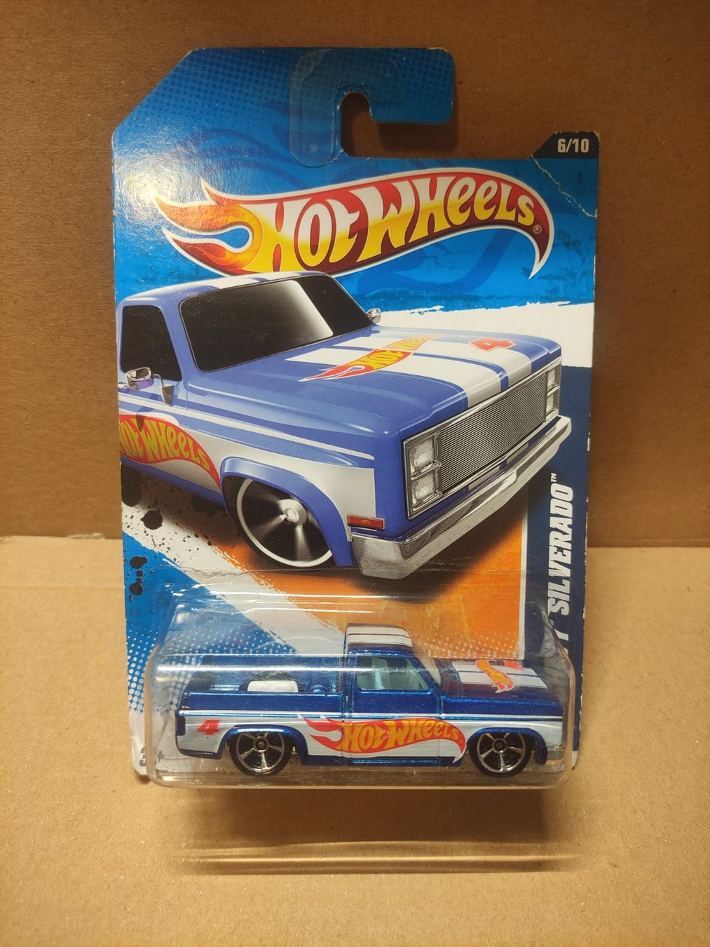 Hot Wheels Modellini d'auto: Hot Wheels - '83 Chevy Silverado - 2011 – Nuovo (secondo la descrizione) da Basel venduto da hotwheeler70