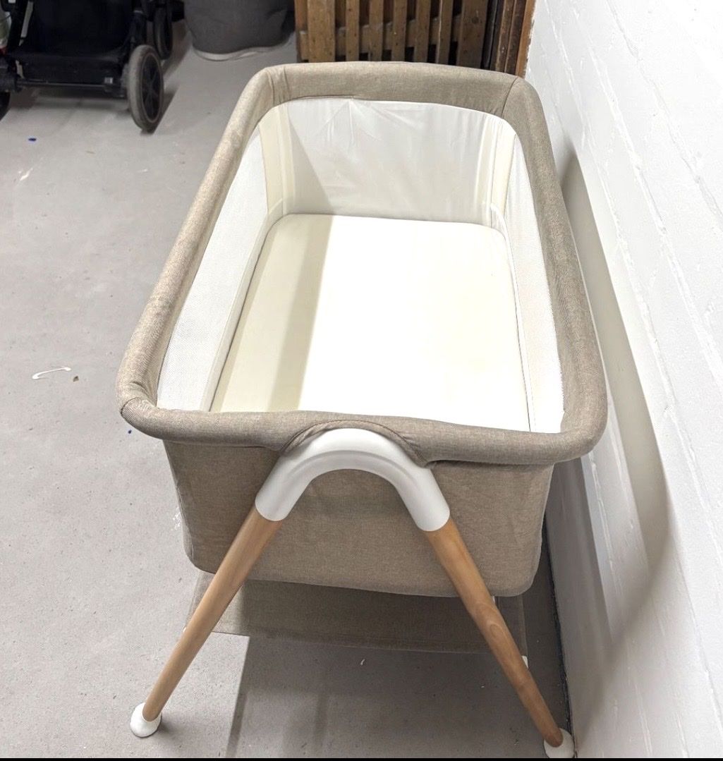 Betten: Babybett + Krabbeldecke CHF 50.- – Gebraucht aus Schlieren von tatiana777 2