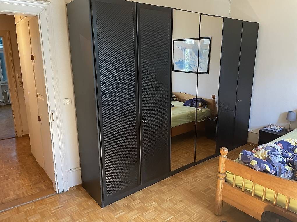 Armoires: Kleiderschrank – D'occasion à Riehen par mer_9kzk
