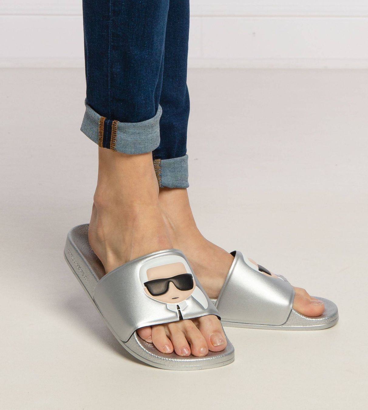 Karl Lagerfeld Scarpe da donna: Karl Lagerfeld Badeschuhe Silber Gr. 39 – Usato da Erlinsbach SO venduto da ULIKH