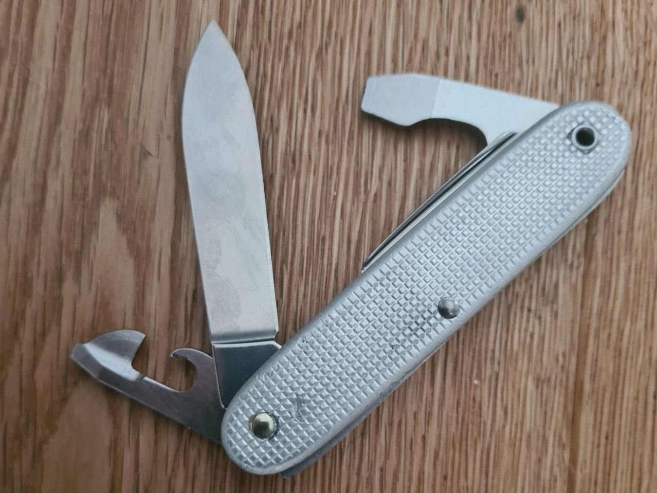Wenger Coltelli tascabile: Militärmesser Wenger – Usato da Bern venduto da Respirit 4