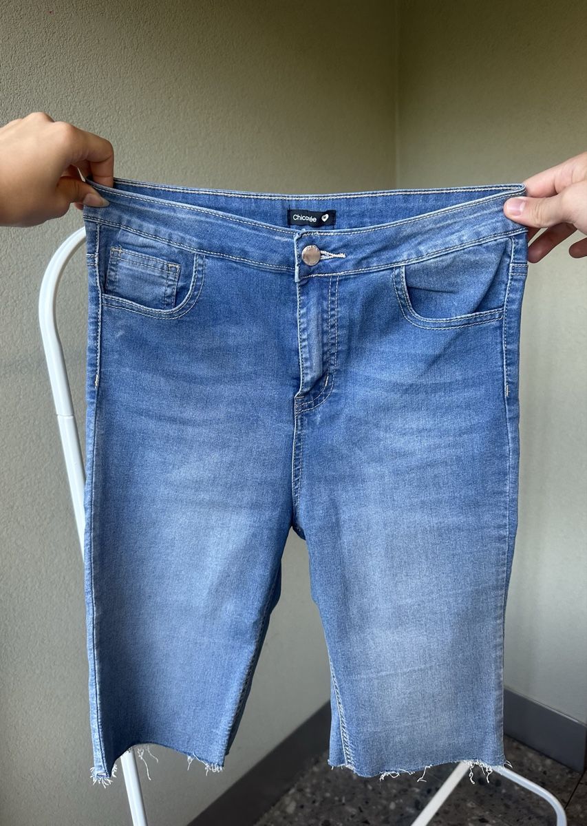 Pantalons: Sehr schöne, kurze Hose – D'occasion à Volketswil par hal_65hj