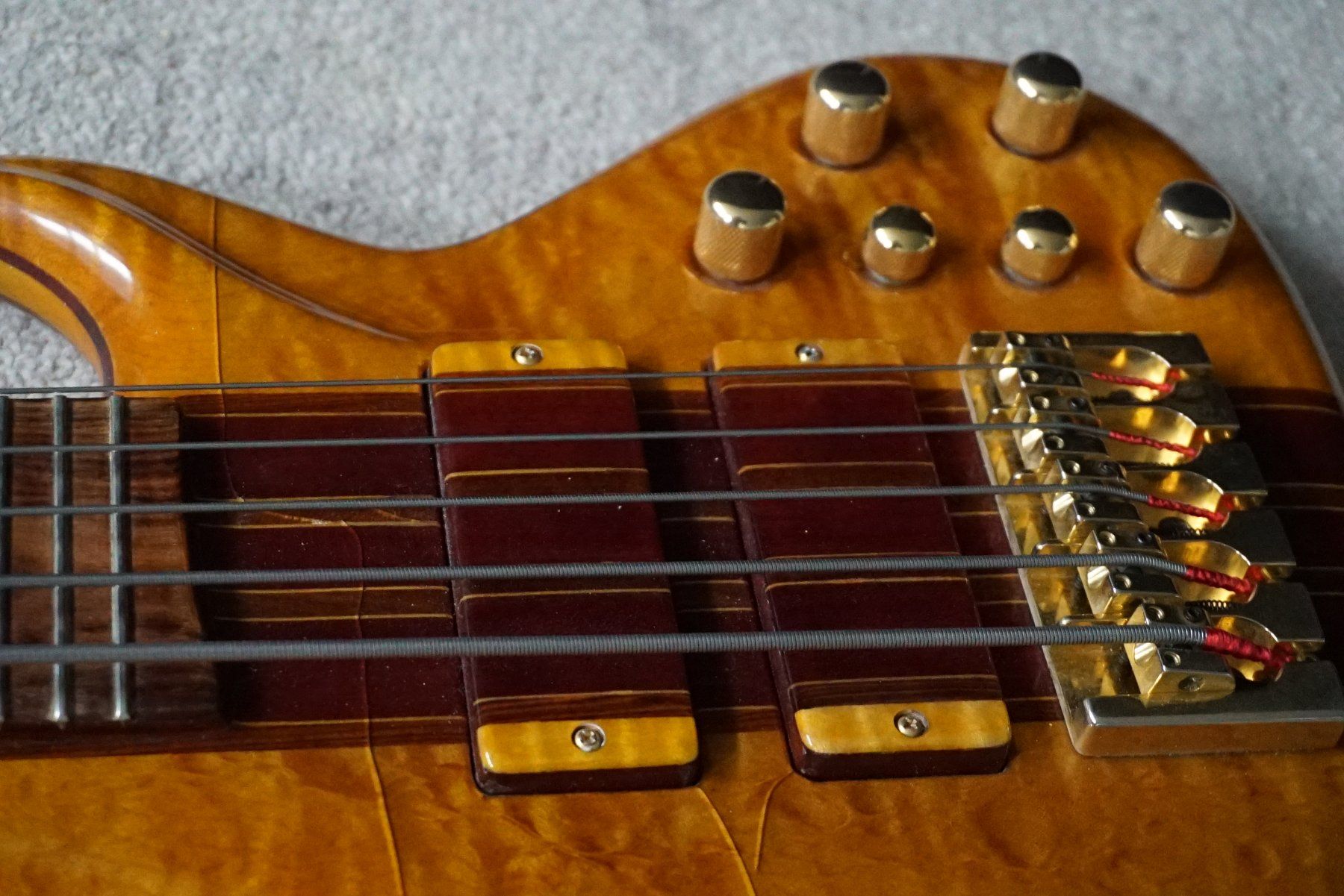 Strumenti musicali: Vadim handmade custom 5-String Bass ***HANDMADE IN CANADA*** – Usato da Ortschwaben venduto da Musictrade 5