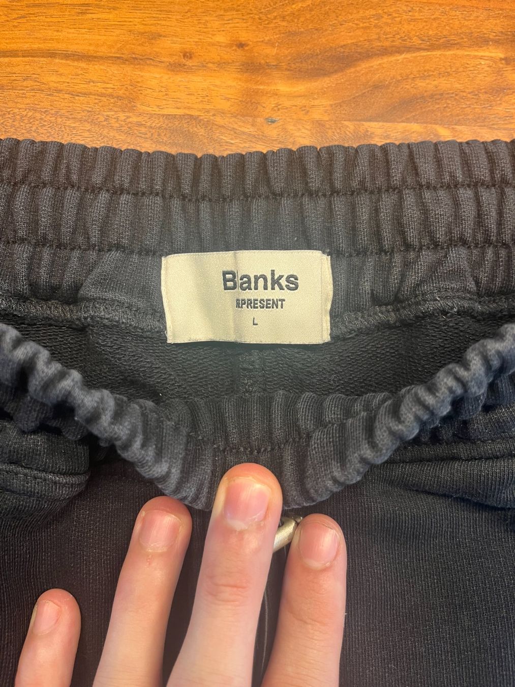 Represent Pantaloni: Represent Shorts Black – Usato da Burgdorf venduto da Roman.Bichsel 4