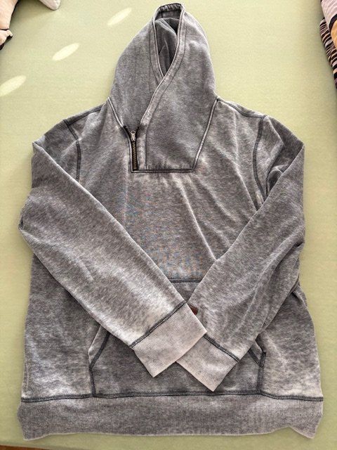 Maglioni & Felpe: grauer Kapuzenpullover in Grösse XXL – Usato da Würenlingen venduto da Delfinli1