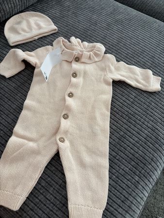 Strampler Mädchen lachs/beige Grösse 60