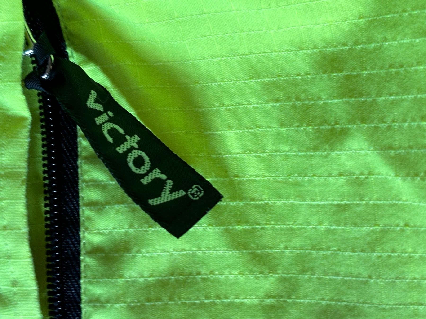 Victory Jacken: Veste de sport / coupe-vent / marche / vélo – Gebraucht aus Clarens von Scottoara 1