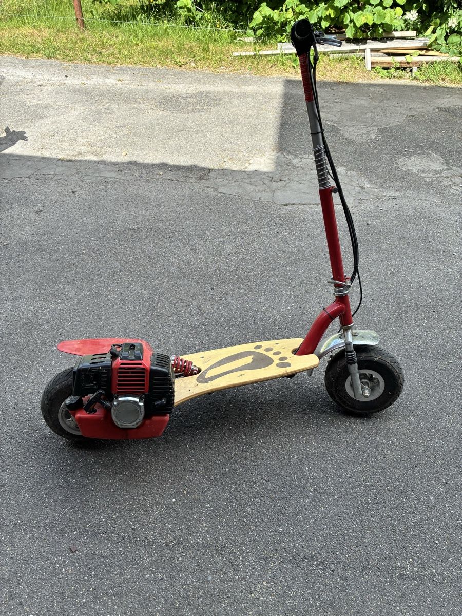 Scooters: Trottinette Scooter Benzin – D'occasion à Oberburg par 4207simon 2