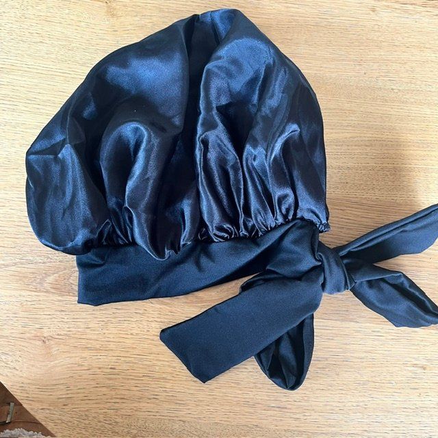 Copricapi, berretti & cappellini: Satin Schlafhaube | Satin Bonnet – Nuovo (secondo la descrizione) da Küssnacht am Rigi venduto da Donna22