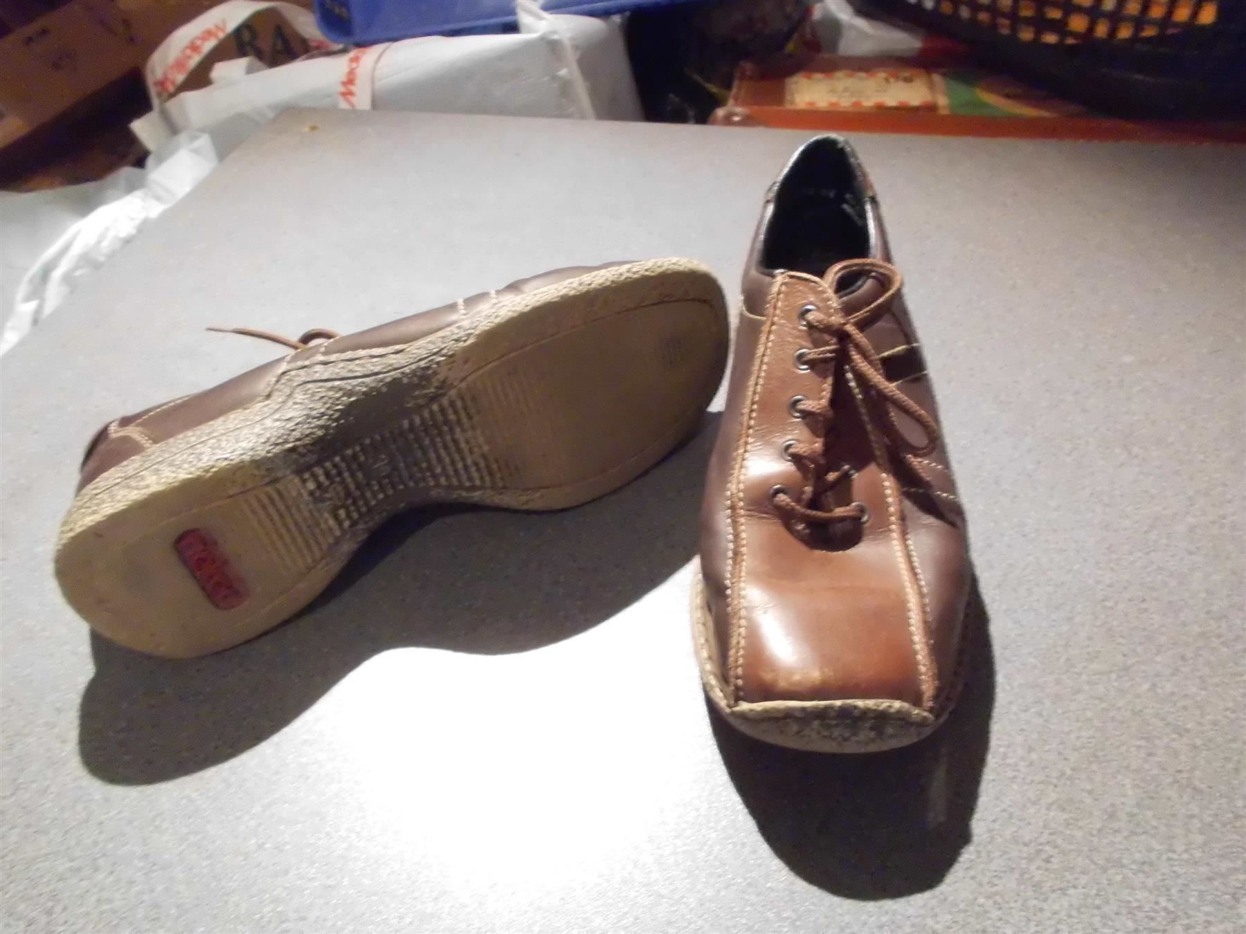 Rieker Scarpe da donna: Halbschuhe Grösse 39, Rieker, dunkel- he – Usato da Zürich venduto da abraxas1291 1