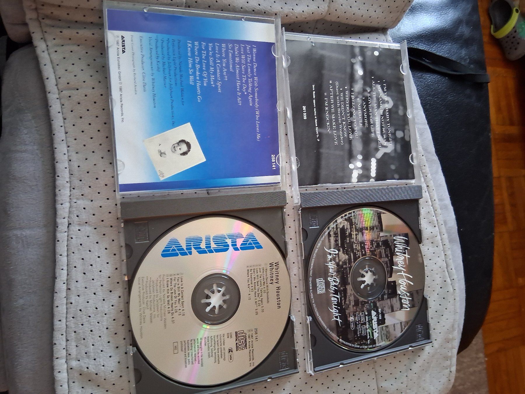 CD: Lot de 2 CD de Whitney Houston. – Usato da Aigle venduto da Marcagapit 2