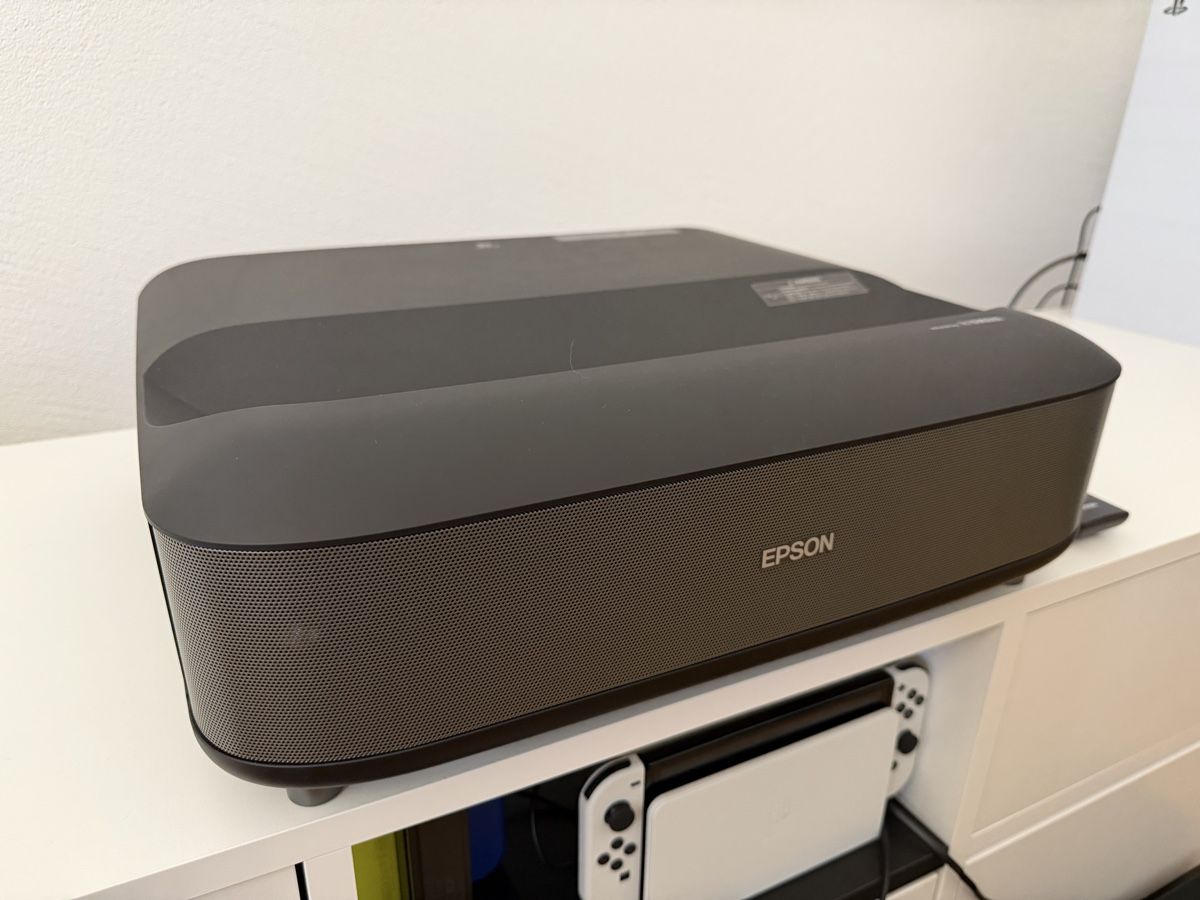 Epson Videoprojektoren: Epson EH-LS650B Laser-Beamer – Gebraucht aus Bremgarten AG von Gsilver