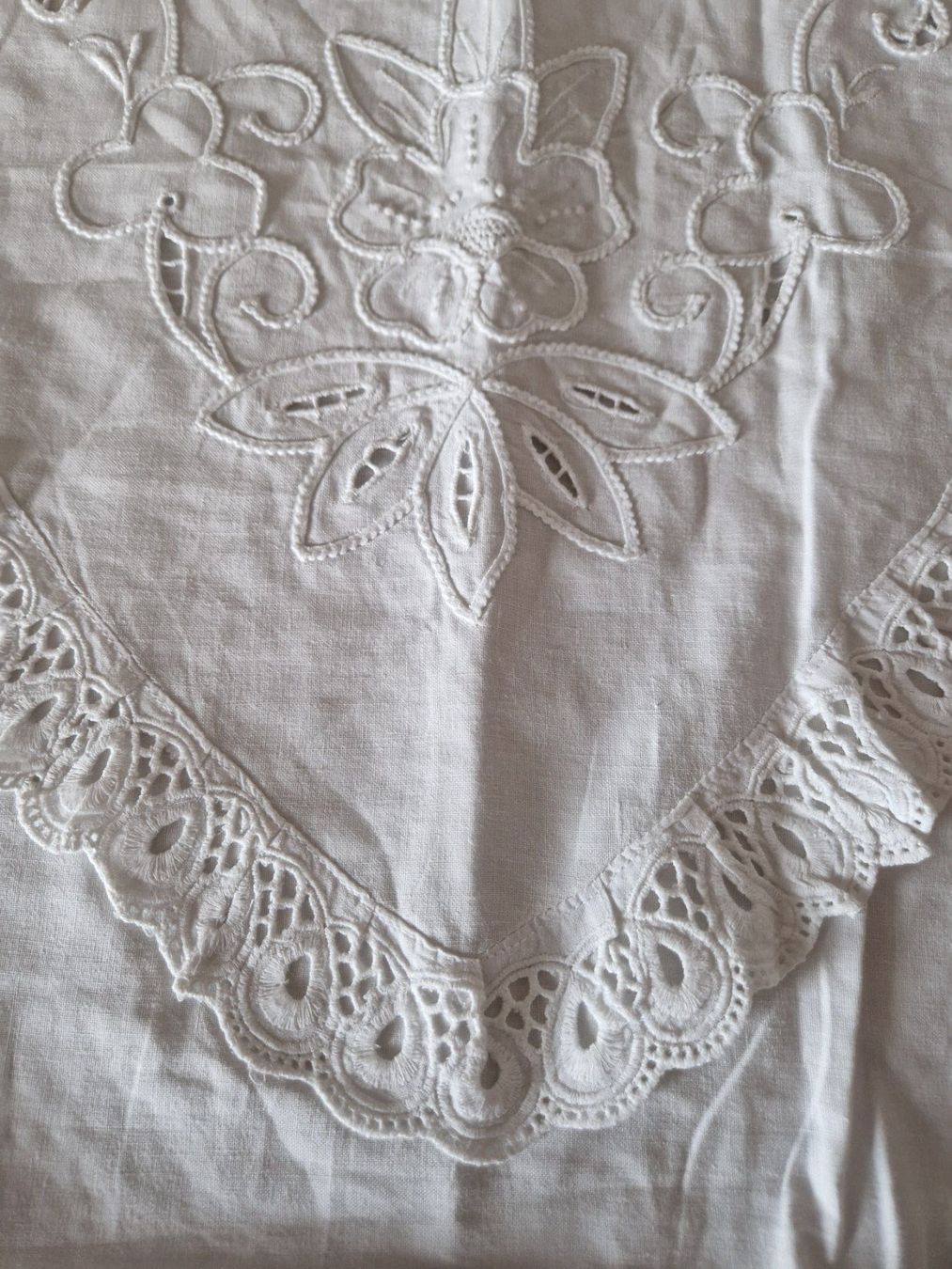 Bettwäsche: 2 Paradekissen mit Stickerei 92x92cm – Neu (gemäss Beschreibung) aus Bern von Antikbatik 3