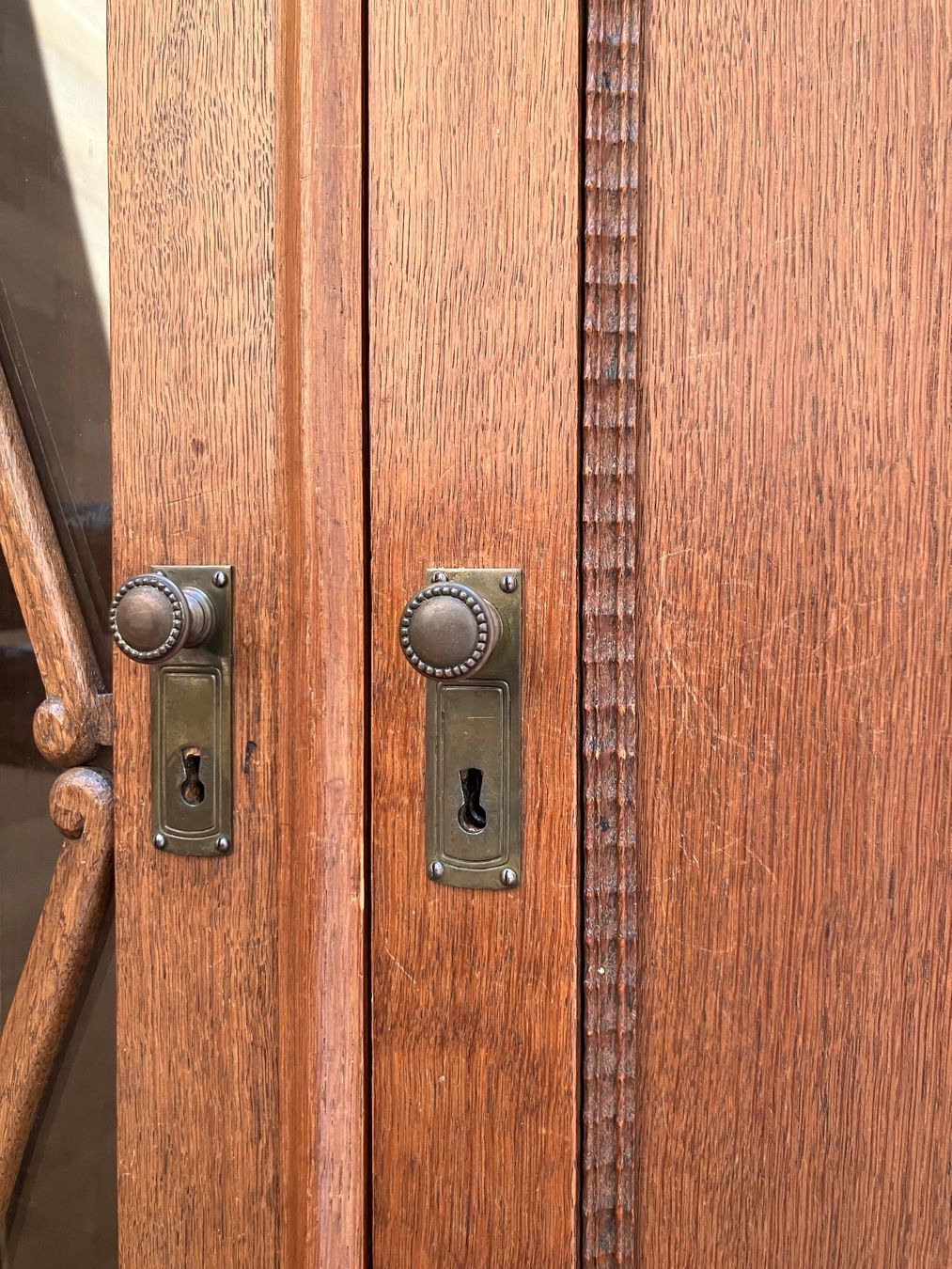 Armadi: Antiker Schrank – Usato da Zürich venduto da Zuerifrosch 1