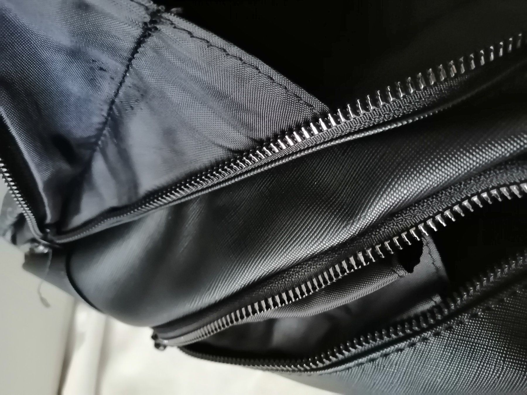Guess Zaini: GUESS Mark Rucksack Backpack schwarz Black Unisex – Nuovo e nell'imballaggio originale da Uster venduto da zebralino 4