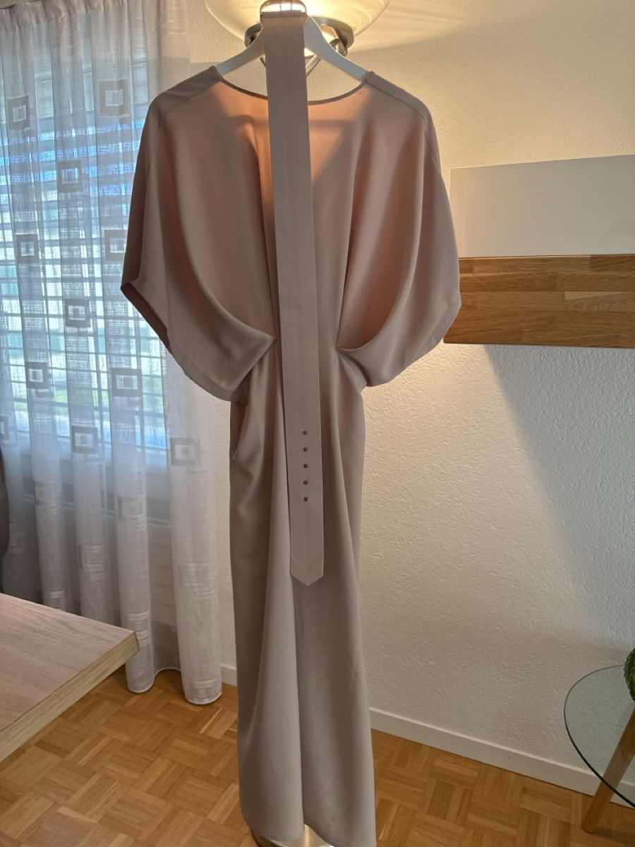 Vestiti: Abendkleid mit Gürtel Beige Grösse S – Nuovo (secondo la descrizione) da Langenthal venduto da raz_q7jm