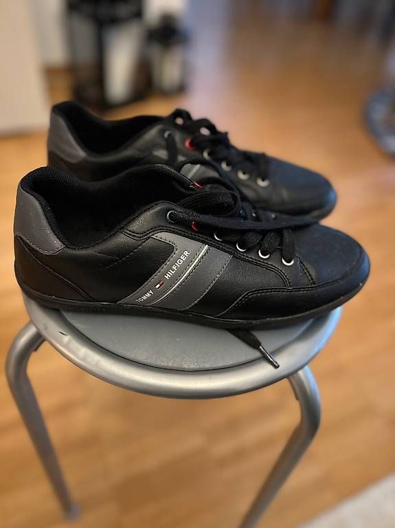 Herrenschuhe: Tommy Hilfiger Schuhe – Gebraucht aus Luzern von CooperX