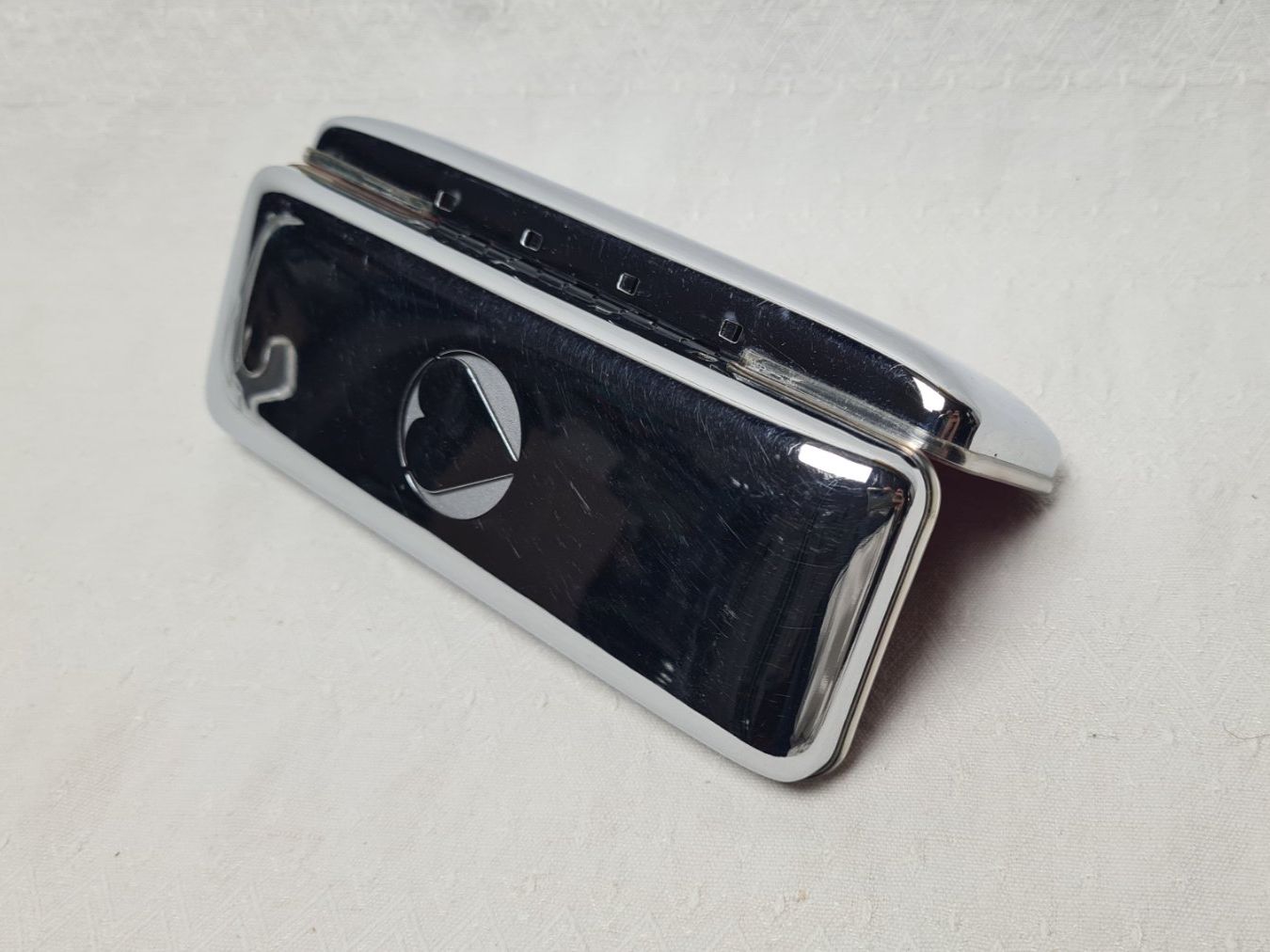 Autres vêtements & accessoires: Boite à lunettes rigide argent Morgan – D'occasion à courtelary par ikidin65 2