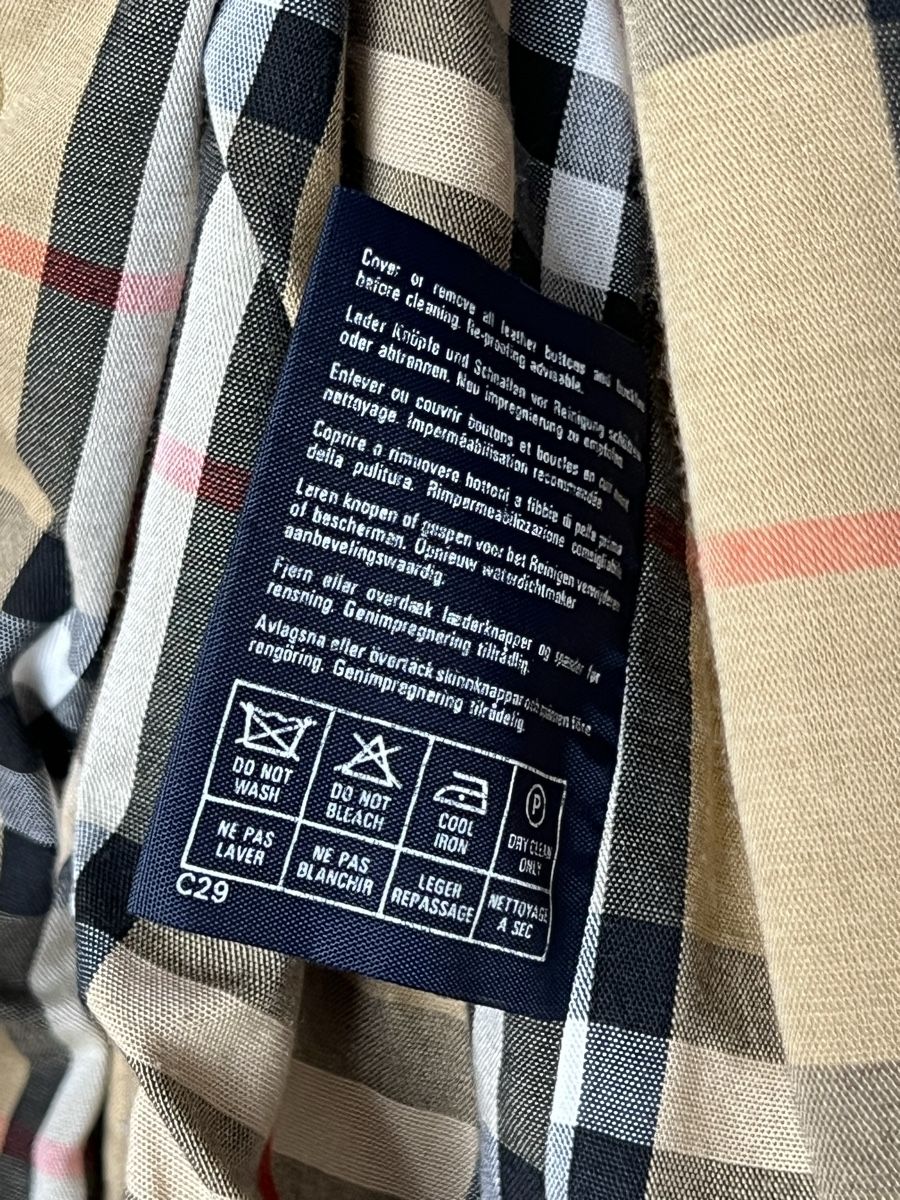 Burberry Mäntel: Trench Burberry taille 48 – Gebraucht aus Vevey von shs95 9