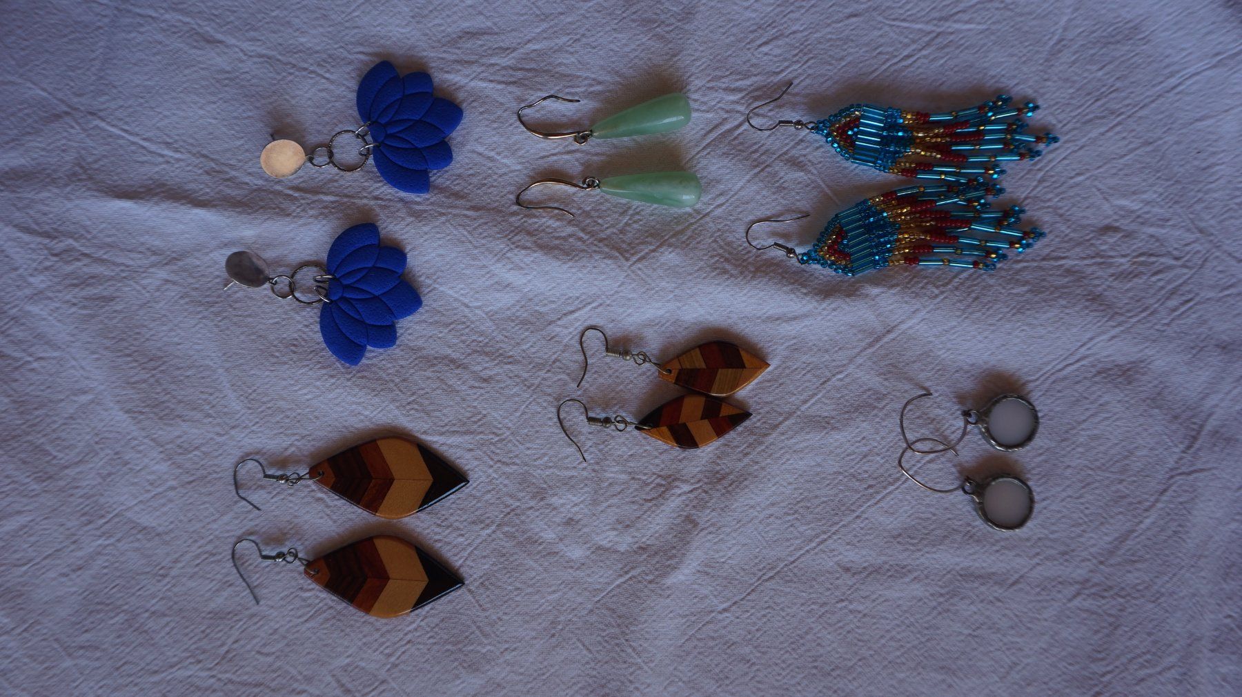 Orecchini pendenti & Orecchini a lobo: Différentes boucles d'oreille – Usato da Clarens venduto da dia_sw29 2