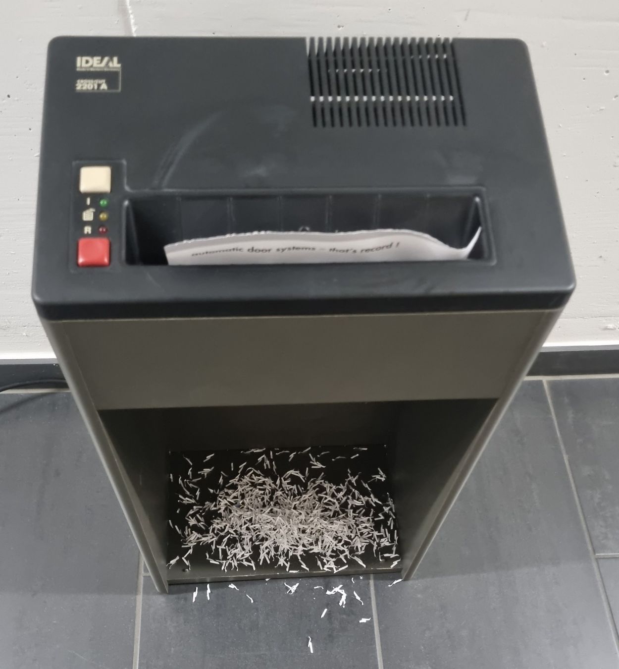 Aktenvernichter: Aktenvernichter IDEAL 2201 – Gebraucht aus Dübendorf von topo73 2