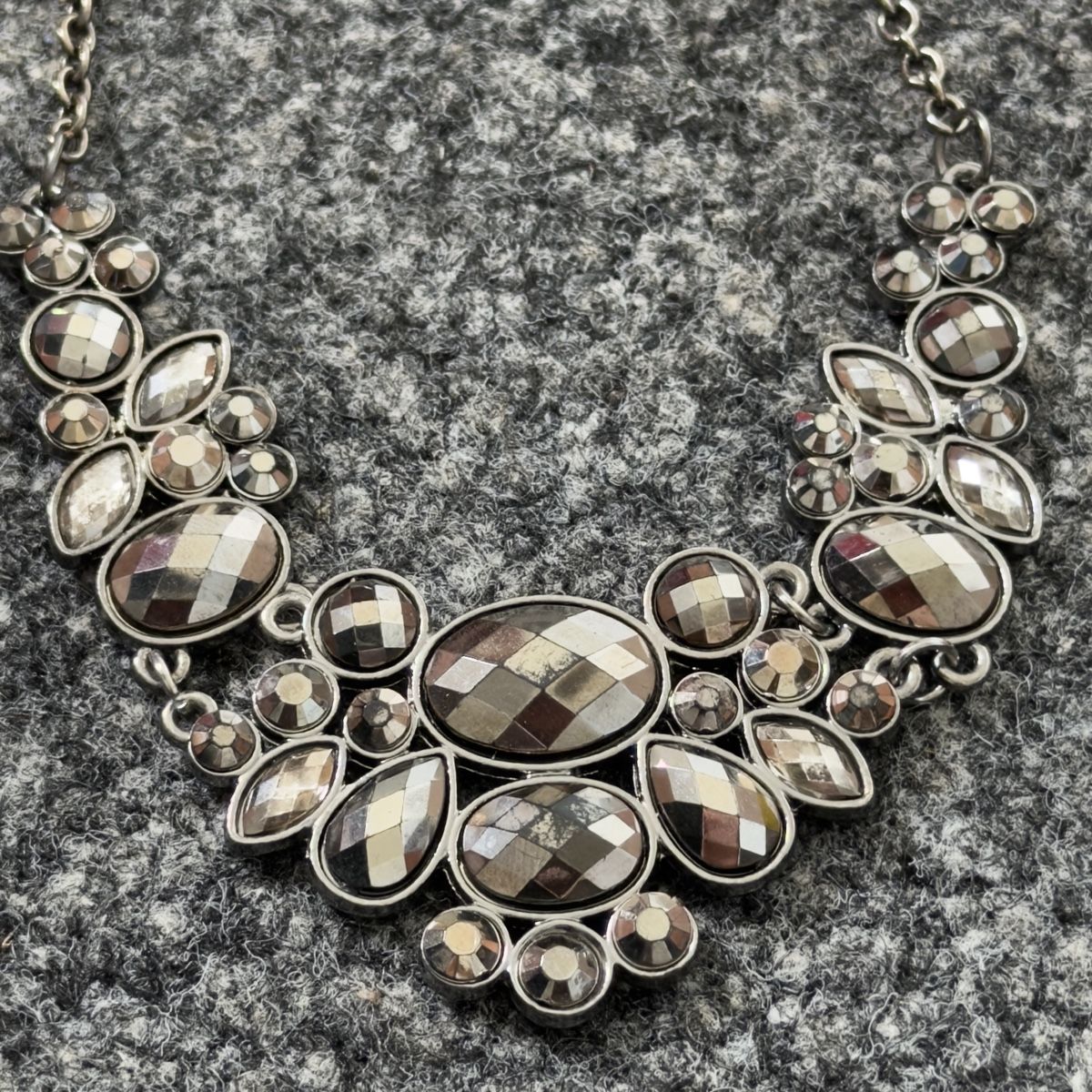 Catenine: Schicke Collier Kette 56 Gesamtlänge – Usato da Widnau venduto da kustercarmen 2
