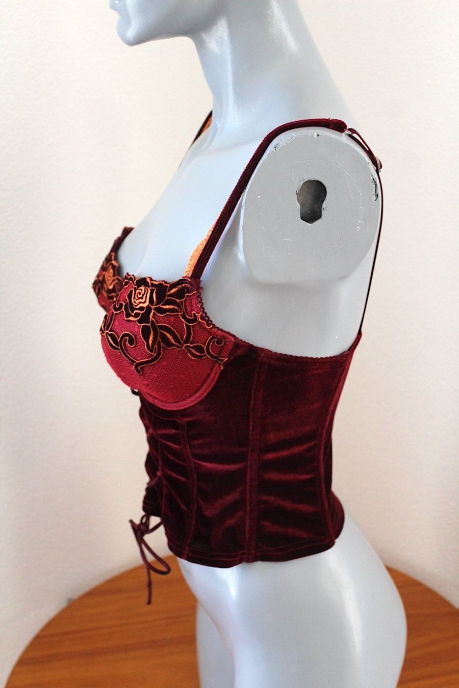 Top: Neuwertige Corsagen , Gr. 80B – Usato da Locarno venduto da madame-tus-sauds 2