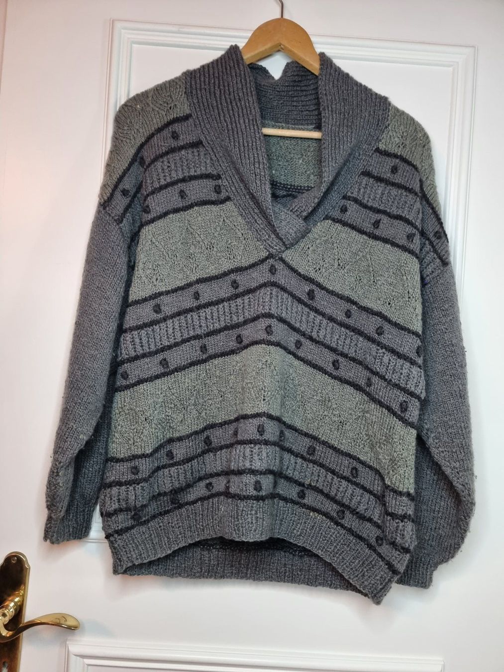 Pullover & Sweatshirts: Sehr alter Pullover in der Größe 38/40 /UNISEX – Gebraucht aus Wald ZH von Martin79