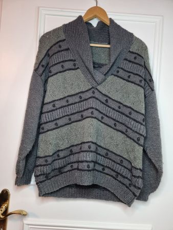 Sehr alter Pullover in der Größe 38/40 /UNISEX