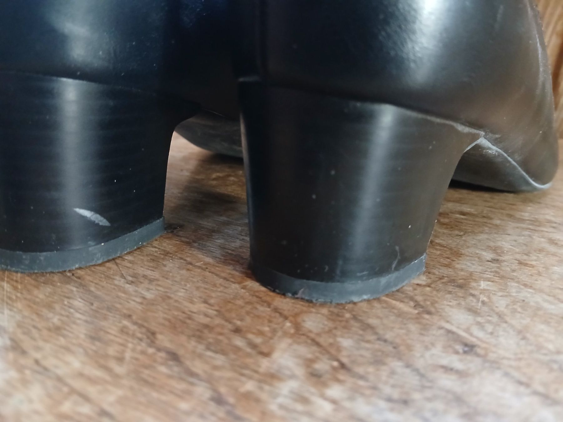Scarpe da donna: Schwarzer Damenschuh – Usato da Boswil venduto da Aludo 3