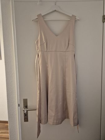 Kleid für einen Ball, ein Fest oder für die Ferien Gr. 38
