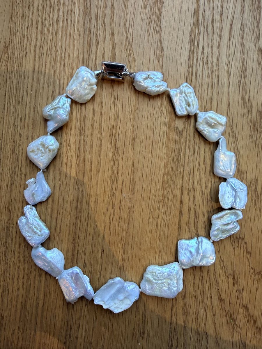 Catenine: Baroque Pearl Necklace Statement Piece with Sculptural Clasp – Usato da Gockhausen venduto da van_82kh