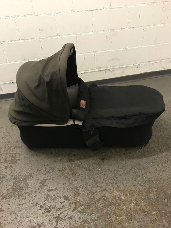 Mountain Buggy Swift — Babyschale plus Sportsitz Kaufen auf Ricardo