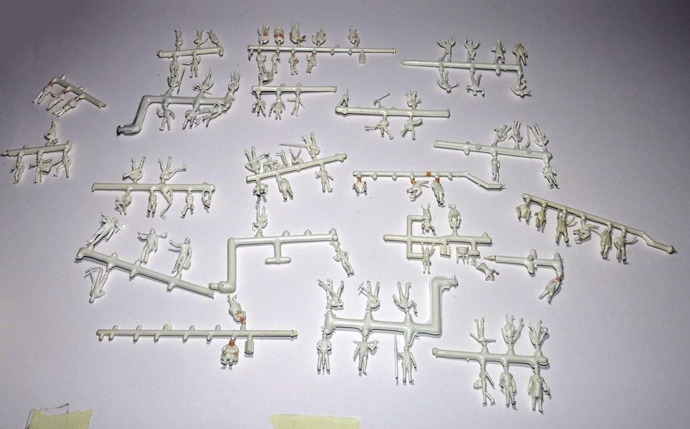 100 Figuren Für Modelleisenbahnen – Lebensecht Bemalt Im HO-Maßstab