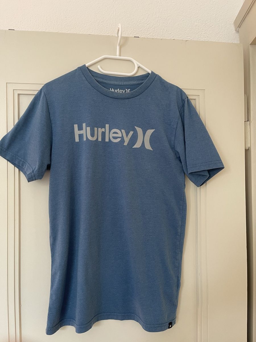 T-shirt: Hurley Shirt M  – Usato da Bern venduto da c23_mrg2