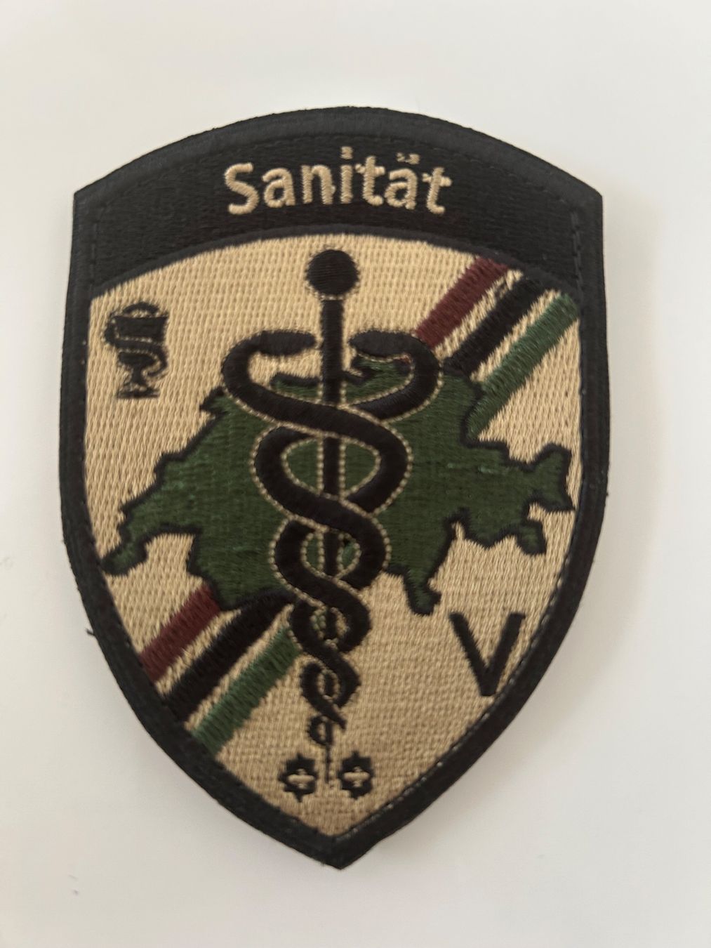 Schweizer Armee Toppe: Patch Sanität Schweizer Armee – Usato da Hausen am Albis venduto da MACV62