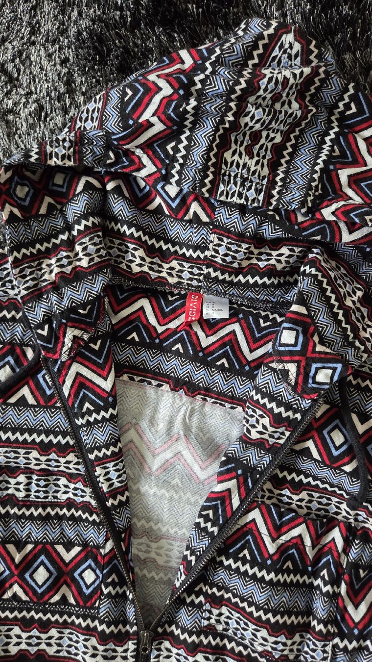 Vestes: Kapuzenjacke Grösse M – D'occasion à Schüpfheim par nat_vf5b 1