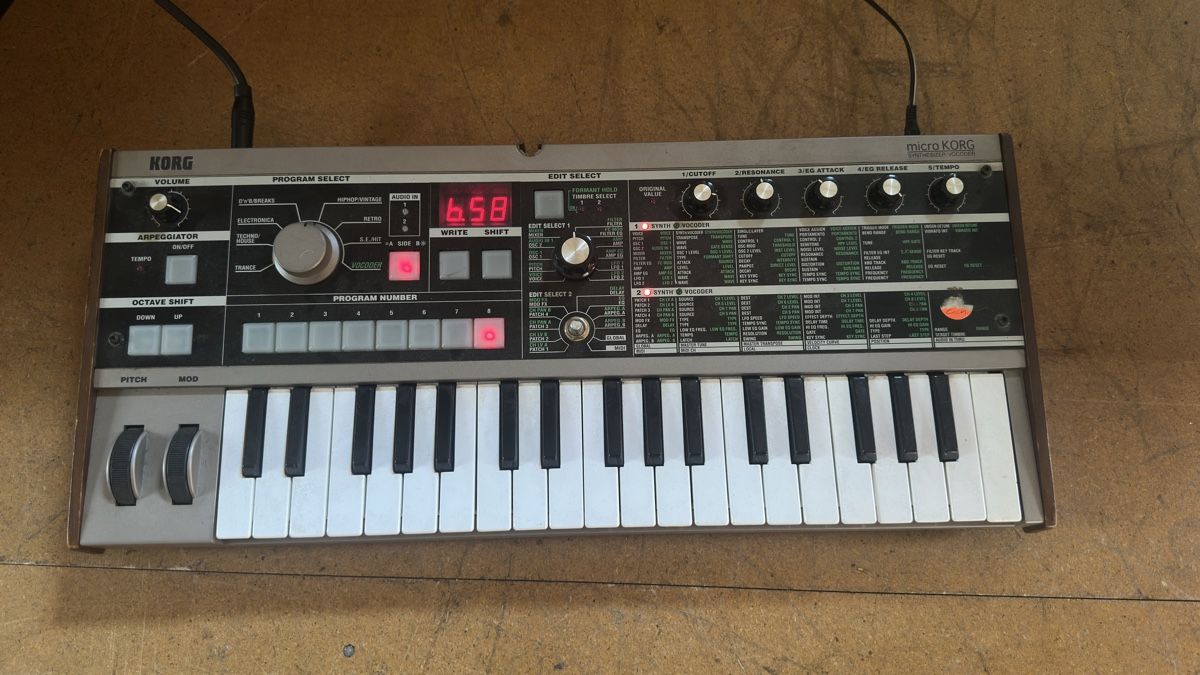 Korg Musikinstrumente: Korg microKORG Synthesizer / Vocoder – Gebraucht aus Niederlenz von CHAUsHypeWorld 1