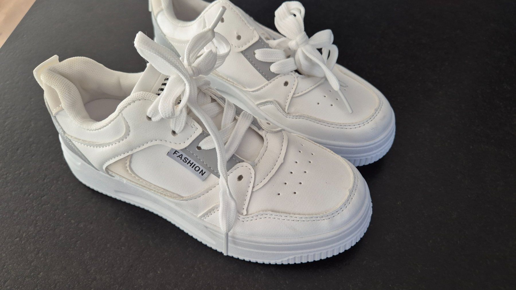Scarpe da donna: Sneaker Damen 36/37 – Usato da Brügg BE venduto da Tub_san