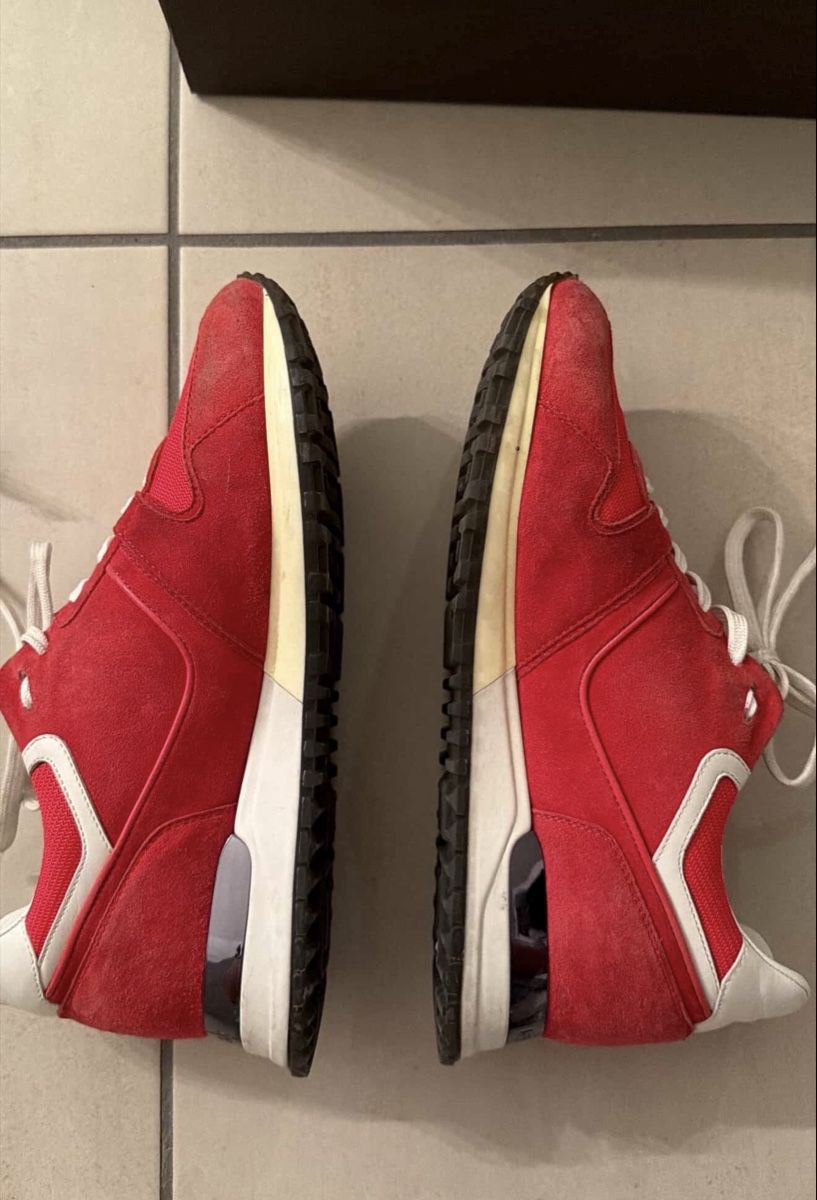 Louis Vuitton Damenschuhe: Louis Vuitton Baskets rouges femme – Gebraucht aus Bulle von Re-a-loved 5