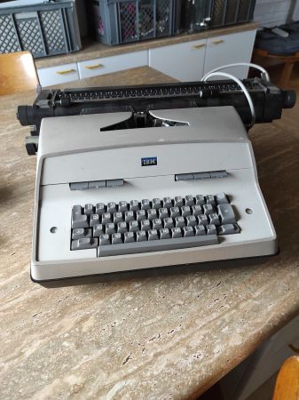 Elektrische Schreibmaschine